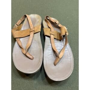 Chaco Women's Maya II Leather Golden Brown Sandals Strappy Slingback‎ Size 9
